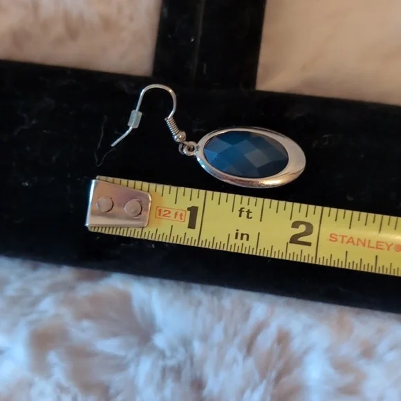 Vintage Gold Toned Blue Sapphire Like Center Piece Hook Earrings - Picture 7 of 7